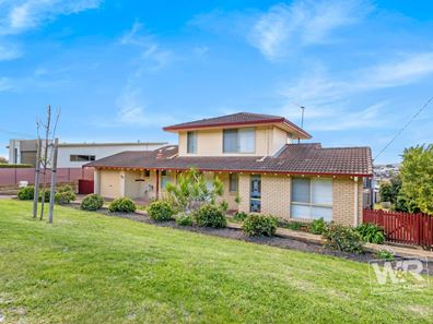 16 Burt Street, Mount Clarence WA 6330