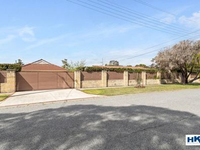 2 Freedman Road, Menora WA 6050
