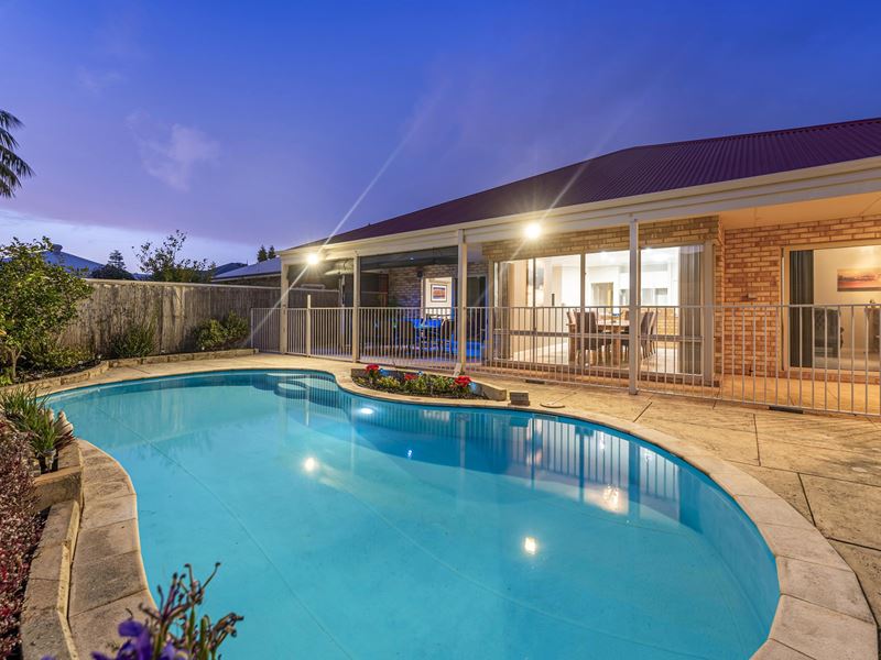 22 Bancoura Parkway, Secret Harbour