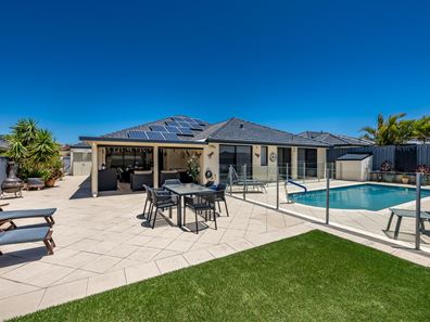 20 Silver Sands Drive, Iluka WA 6028