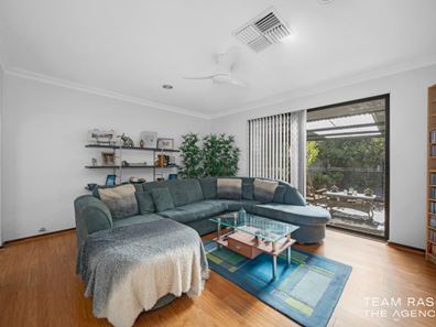 2/26 Charlbury Way, Eden Hill WA 6054