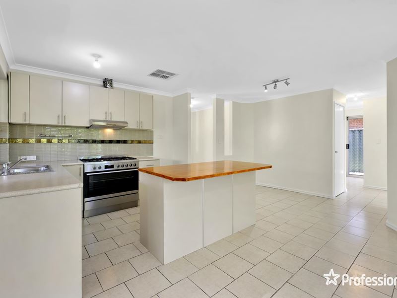 4 Bayonne Gardens, Port Kennedy