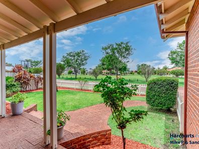 5 Loch Gardens, Canning Vale WA 6155