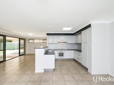 17 Fagence Way, Thornlie WA 6108