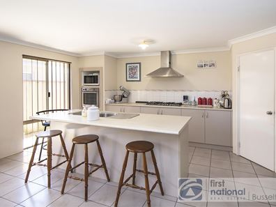 4 Higgins Drive, Broadwater WA 6280