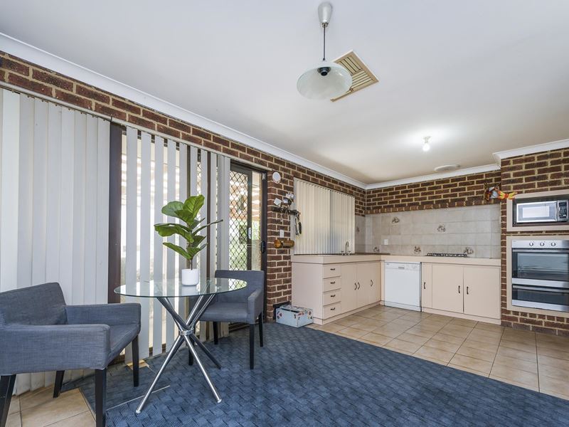 7 Sandpiper Close, Ballajura WA 6066