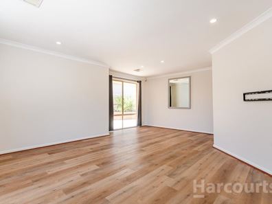 31 Peregrine Drive, Kingsley WA 6026