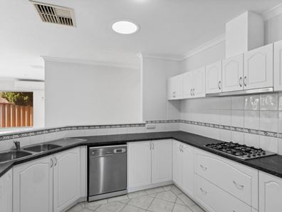 8B Hindmarsh, Yokine WA 6060