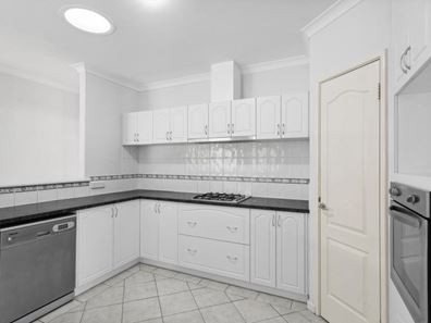 8B Hindmarsh, Yokine WA 6060