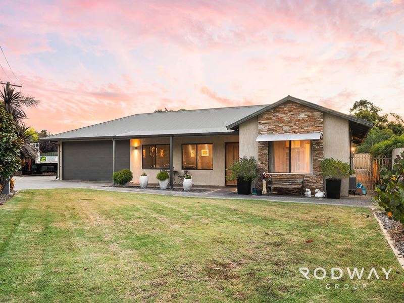 22 Hicks Rd, Kelmscott WA 6111