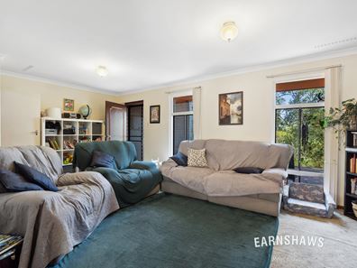 18 Marnie Road, Glen Forrest WA 6071