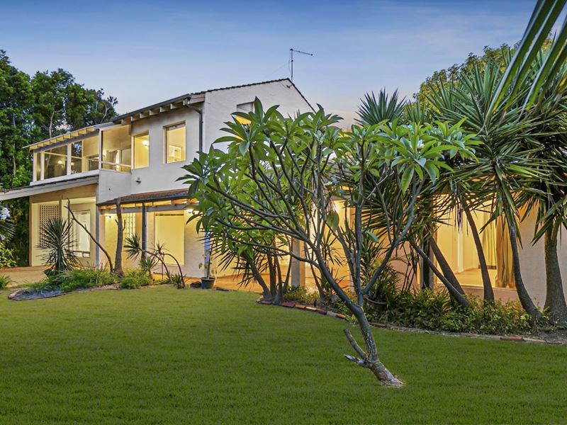 8 Calver Place, City Beach