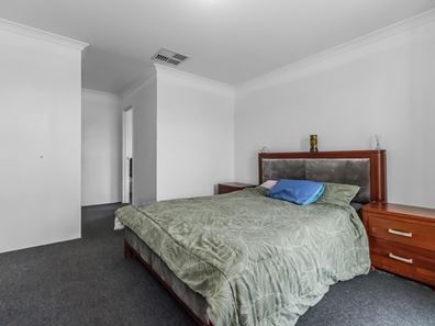 10 Oldfield Street, Hilbert WA 6112