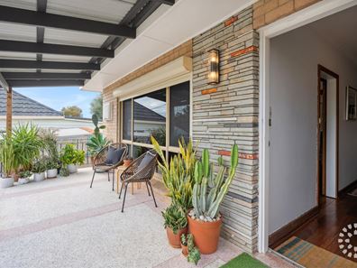 4 York Street, Beaconsfield WA 6162
