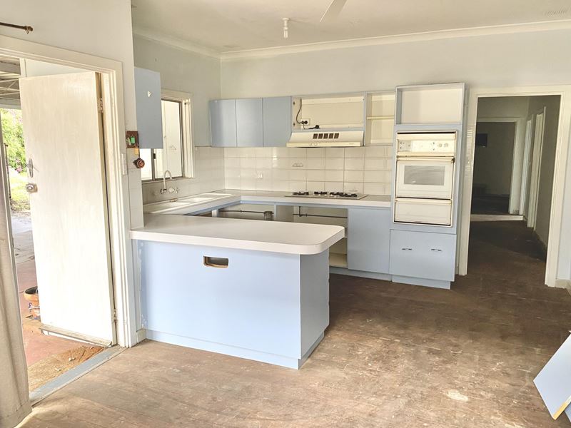6 King Street, Waroona WA 6215