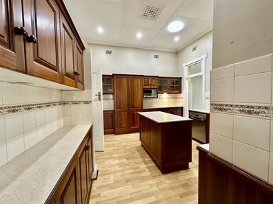 37 Carew  Street, Katanning WA 6317