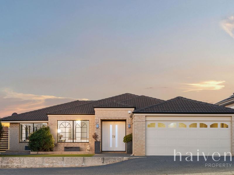 1 Peterborough Circle, North Lake