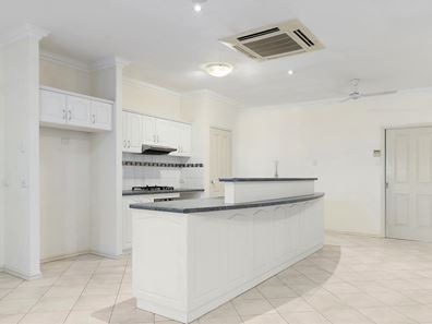 6 Rhonda Road, Baynton WA 6714