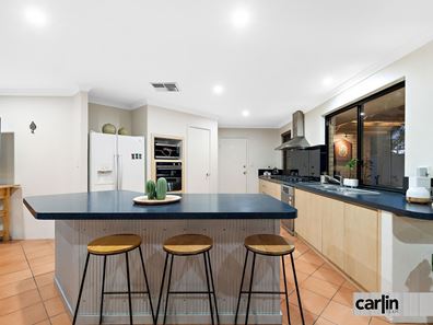 11 Westmoreland Circle, Bertram WA 6167
