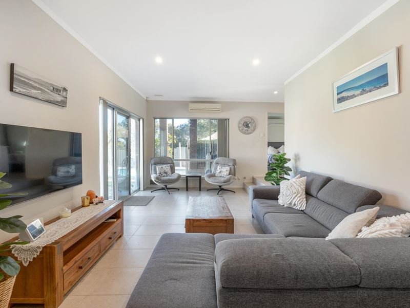 35 Carr Crescent, Warwick