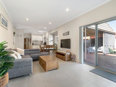 35 Carr Crescent, Warwick WA 6024