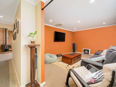 13 Oriel Court, College Grove WA 6230