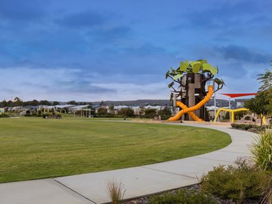 30 Silverthrone Road, Haynes WA 6112