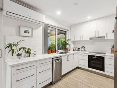 6B Barlow Place, Carine WA 6020