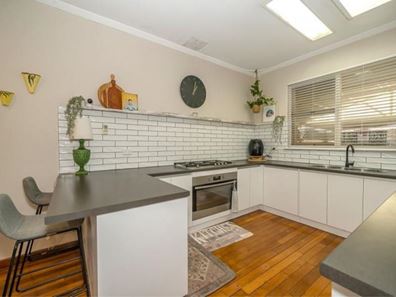 18 Farris Street, Rockingham WA 6168