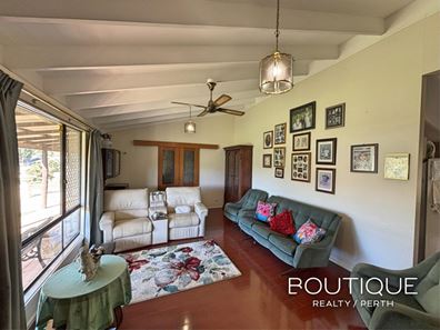 71 Tulloch Drive, Dongara WA 6525