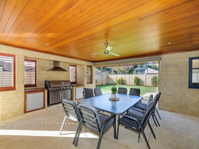 11 Dublin Lane, Canning Vale WA 6155