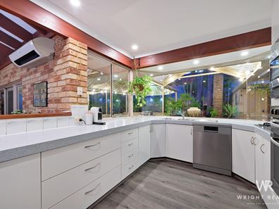 54 Castlegate Way, Woodvale WA 6026