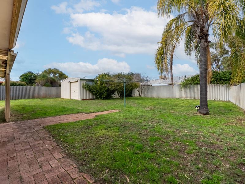 15 Voyager Court, Cooloongup WA 6168