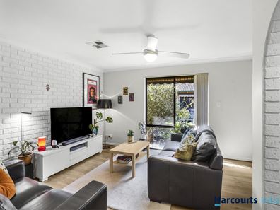 4/27 Moore Street, Dianella WA 6059