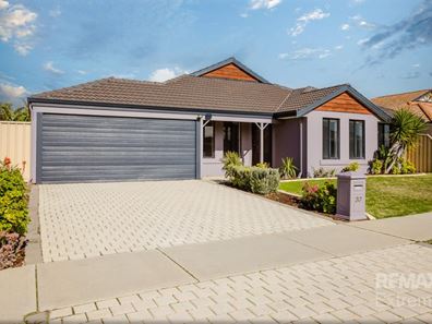 32 Shropshire Crescent, Butler WA 6036