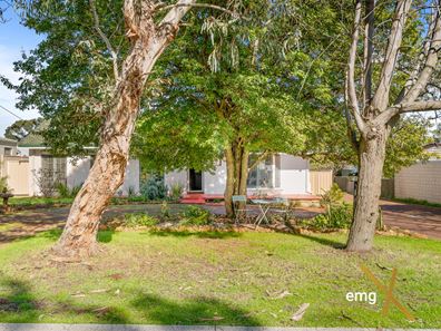 2 Abercorn Road, Forrestfield WA 6058