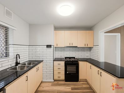 15/4 Canham Way, Orelia WA 6167