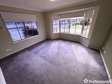 182A Forest Lakes Drive, Thornlie WA 6108