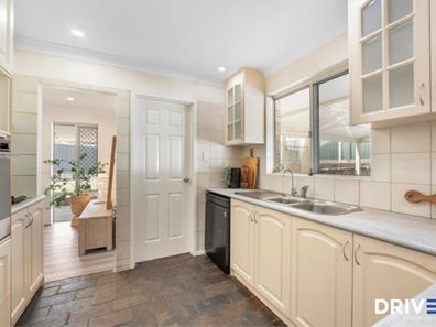 13 Stafford Court, Leeming WA 6149