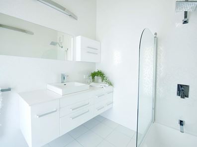 19 Ferguson Street, Alfred Cove WA 6154