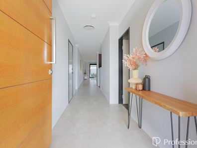8 Langton Way, Hilbert WA 6112