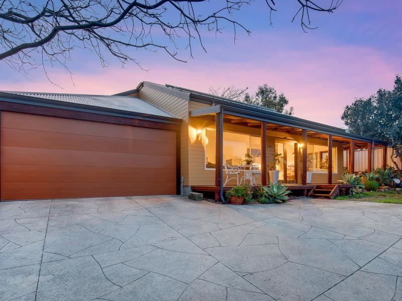 9a Instone Street, Hilton WA 6163
