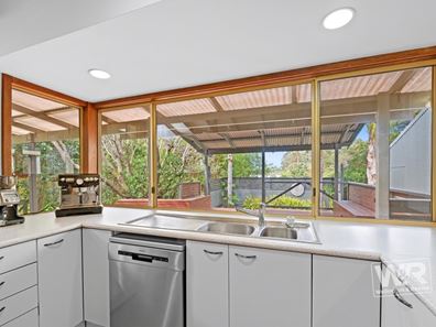 5/8 Ti Tree Lane, Denmark WA 6333