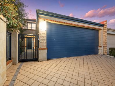 34 Letchworth Centre Avenue, Salter Point WA 6152
