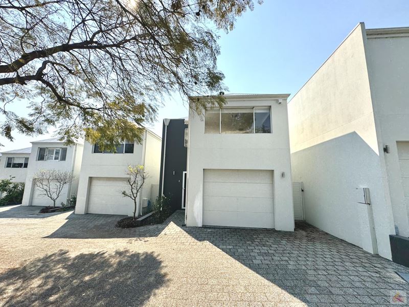 2/395 Carrington Street, Hamilton Hill