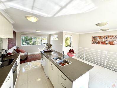 2/395 Carrington Street, Hamilton Hill WA 6163