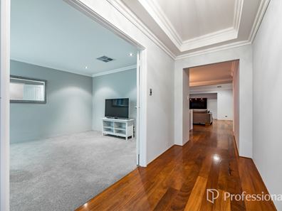 154 Golf Links Drive, Carramar WA 6031