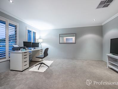 154 Golf Links Drive, Carramar WA 6031