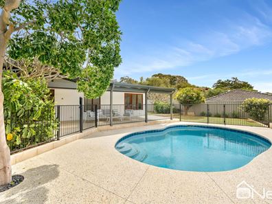 11 Carrigg Crescent, Mount Nasura WA 6112