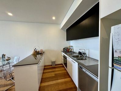 28/2 Marina Drive, Ascot WA 6104